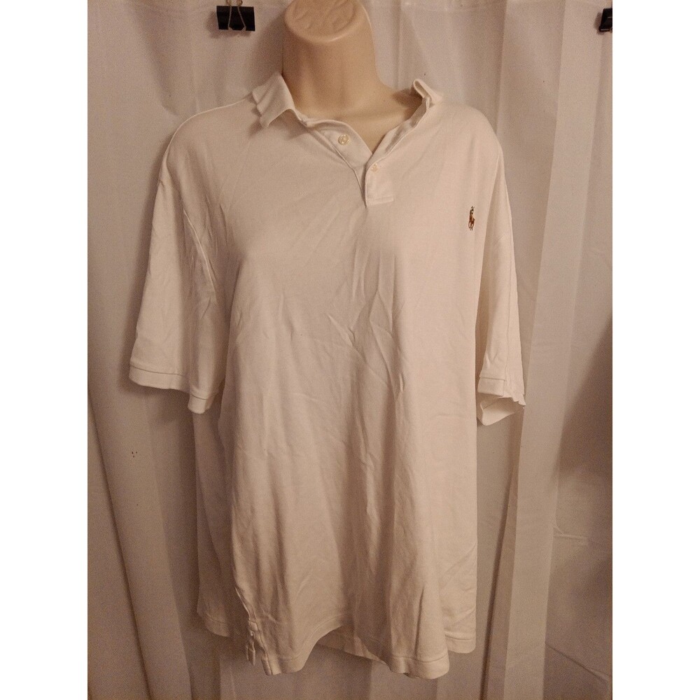 Polo Ralph Lauren short-sleeve polo shirt featuring a classic collar and a small